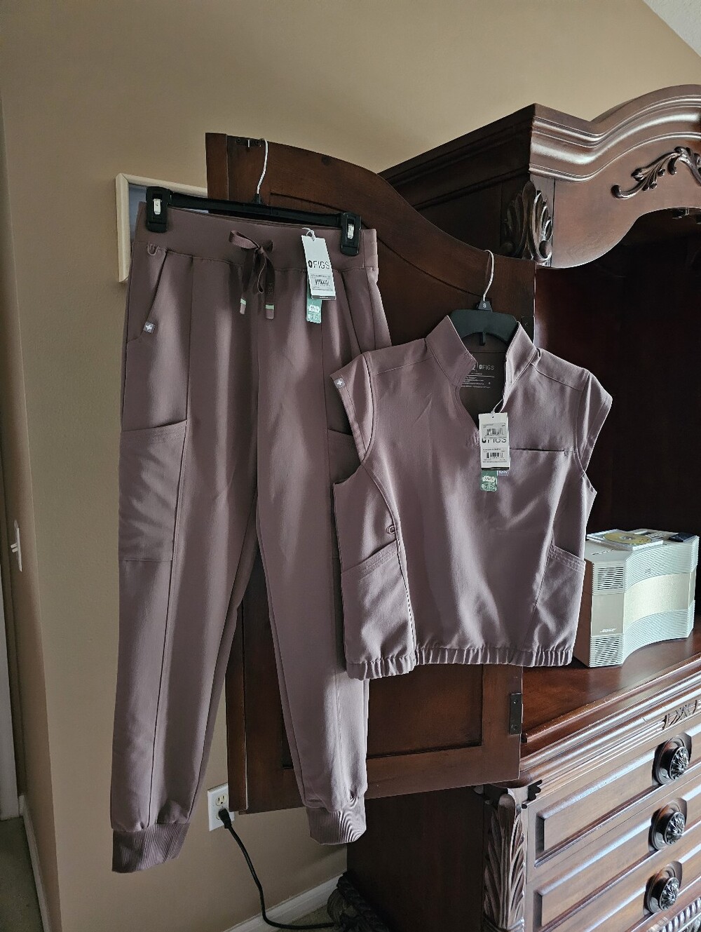 FIGS STARWARS SMOKEY TAUPE SCRUB SET